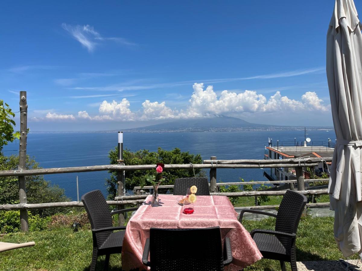 Вилла La Badia Montechiaro - Breathtaking View Of Sorrento Coast Вико-Экуенсе Экстерьер фото