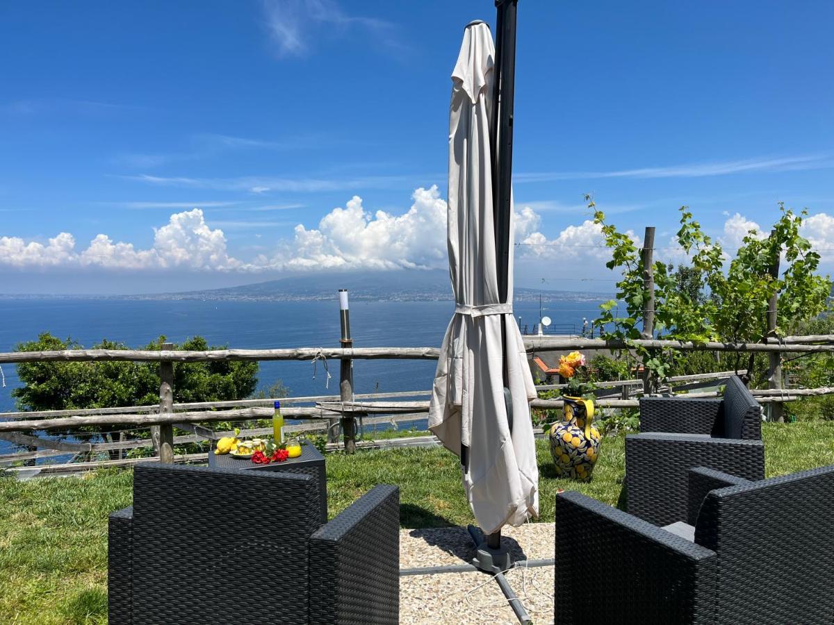 Вилла La Badia Montechiaro - Breathtaking View Of Sorrento Coast Вико-Экуенсе Экстерьер фото