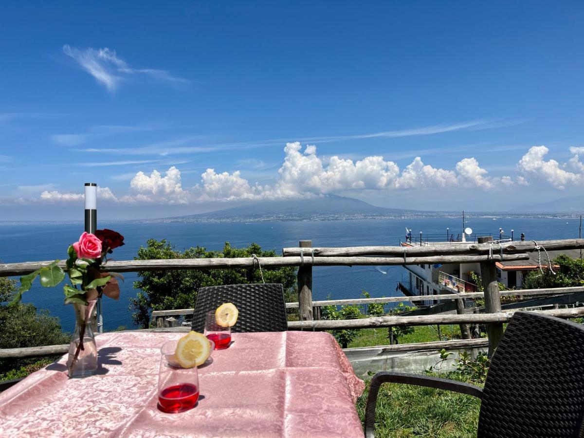 Вилла La Badia Montechiaro - Breathtaking View Of Sorrento Coast Вико-Экуенсе Экстерьер фото